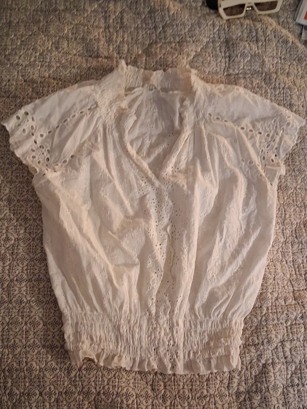Mystree Ivory Eyelet Smocked-Hem Short Sleeve Blouse Sz L